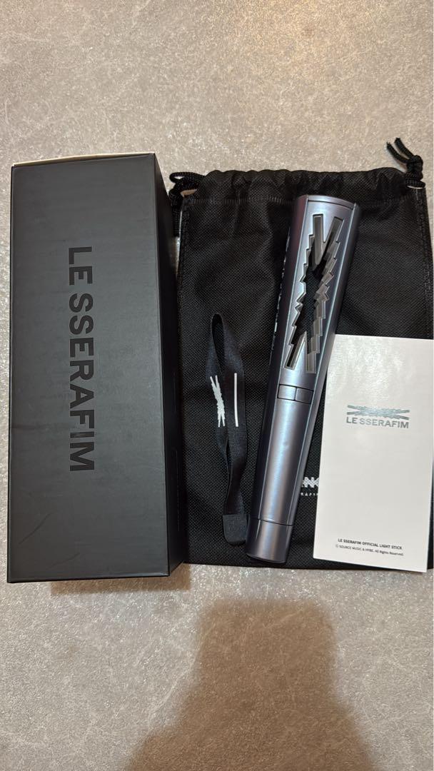 

[Б/У] Официальный лайтстик LE SSERAFIM