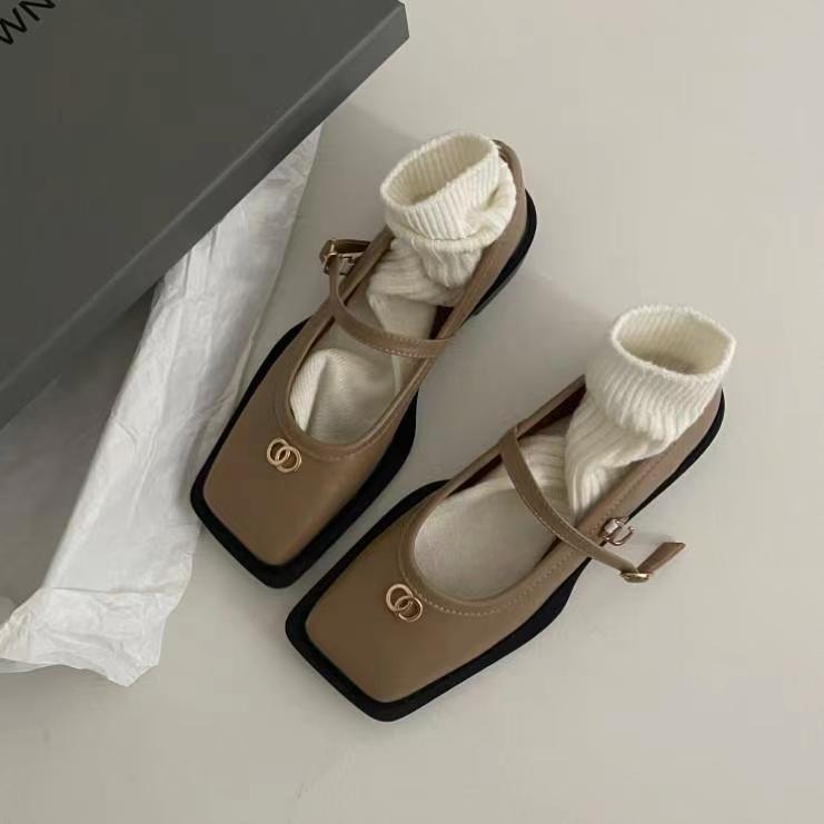 French retro square head shallow mouth Mary Jane small leather shoes 2025 spring new girl soft leather low heel super comfortable single shoes