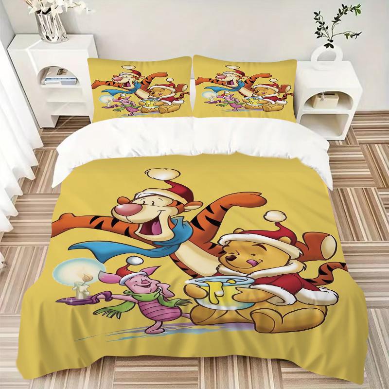 3pcs Christmas Winnie The Pooh Tigger Piglet Quilt Set Soft and Comfortable Bedroom, Guest Room and Dorm Decor Bedding Set Q008