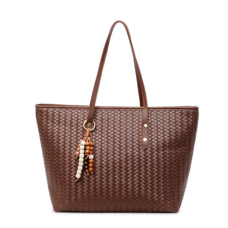 A Versatile Commuting Handbag for Women, A Fashionable Shoulder Bag, and A High-end, Large-capacity Tote Bag