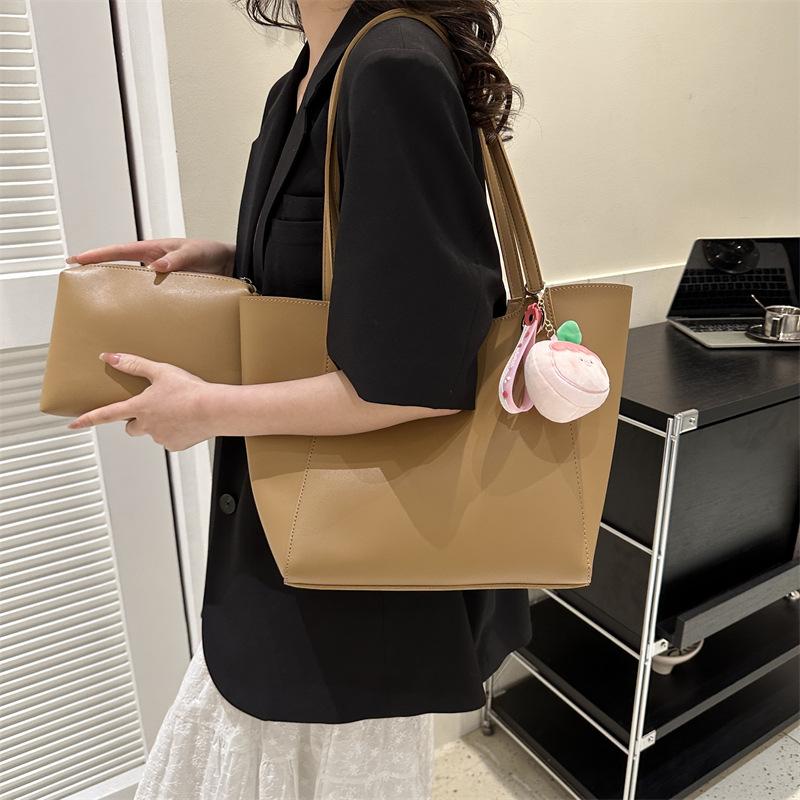 Hand carry fashion casual tote bag women's winter new retro trend shoulder bag feeling versatile women's bag