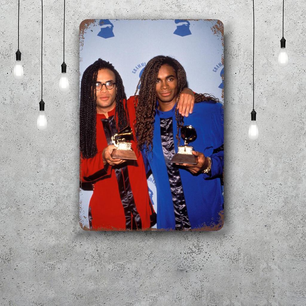 Milli vanilli Poster Decorativo Segno di Latta Vintage Segno Metallico Placca Decorativa per Pub Bar Man Cave Club Decorazione Murale