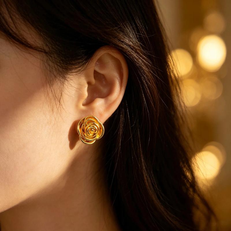 Indian Flower Impressive Gold-Colored Stud Earrings French Style Vintage Metal Flower Stud Earrings Premium Accessory