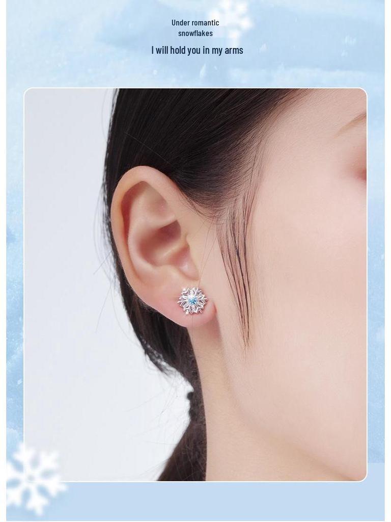 Sterling Silver Snowflake Stud Earrings - Festive Winter Gift for Women 2022 Trend