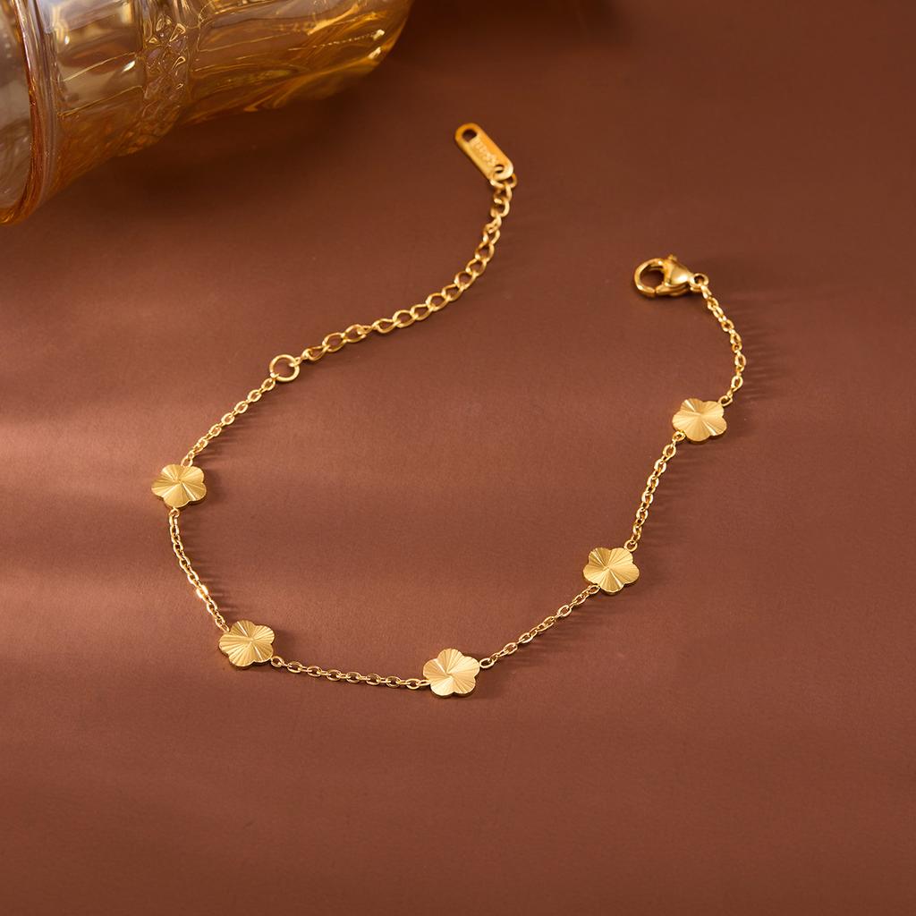 Personality Simple Stainless Steel Gold Color Five-petal Flowers Necklace for Women Trend Temperament Does Not Fade Jewelry Gift