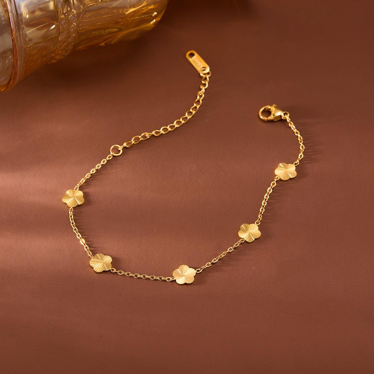 

Personality Simple Stainless Steel Gold Color Five-petal Flowers Necklace for Women Trend Temperament Does Not Fade Jewelry Gift