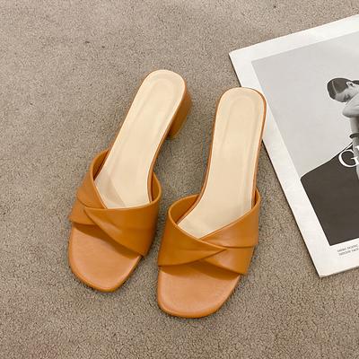 Fashion 2024 Summer New Fashion Open Toe Solid Color Simple Leather Surface Versatile Candy Color Large Slippers Square Heel Shoes Women