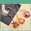 Blumiger Taschenanhänger Schlüsselanhänger mit geflochtenem Leder für Damen Accessoires