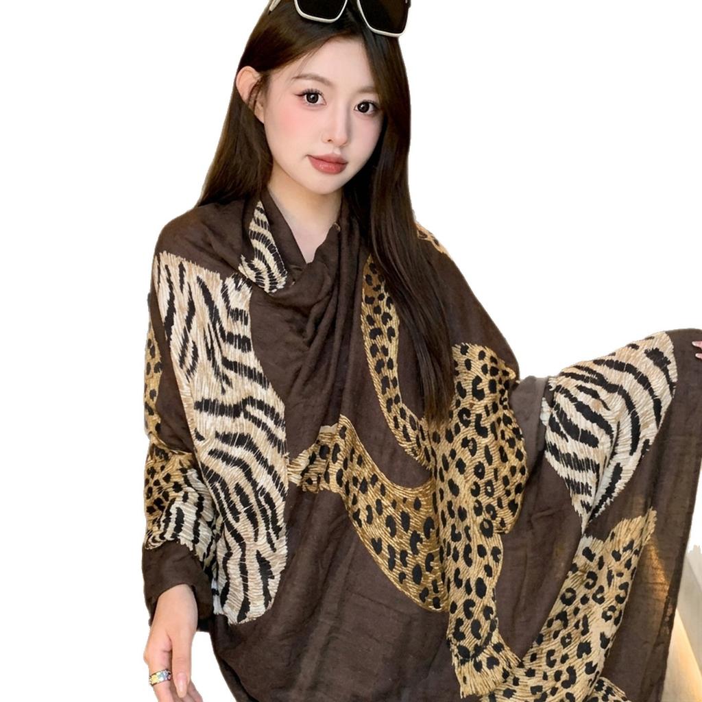 American Retro Leopard Shawl Women's Old Money Style Light Luxury Fashion Temperament Scarf High-end Leopard Print Silk Scarf Scarf