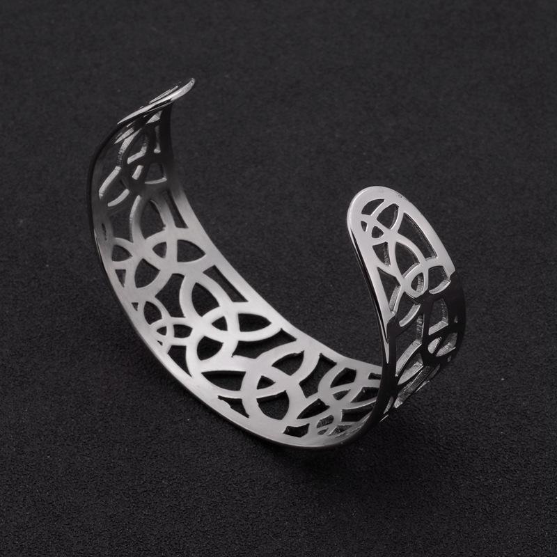 European and American Striped Stainless Steel Bangle: 12/15mm Women's Light Luxury Elastic Bracelet