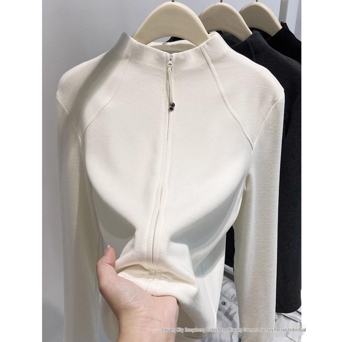 Женская приталенная толстовка с двойной молнией воротником-стойкой и начесом - Коллекция ОсеньЗима 2025 M белый 1960₽