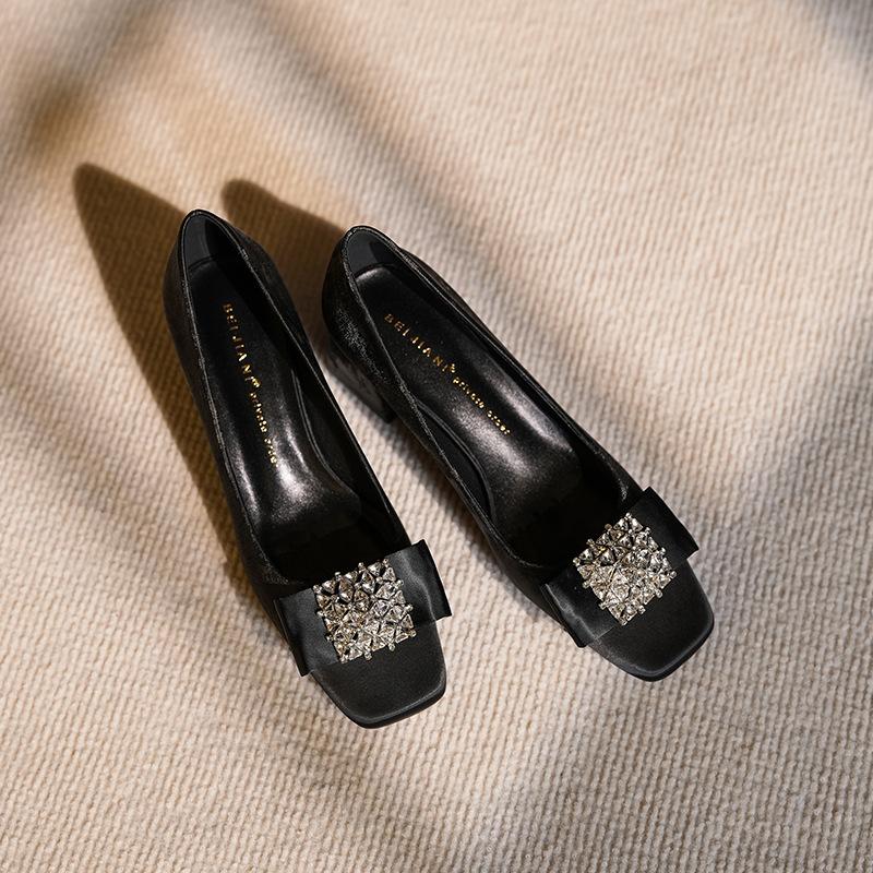 

New Chinese sheepskin square head thick heel high heels women s bow design sense rhinestone Mary Jane single shoes 34 чёрный