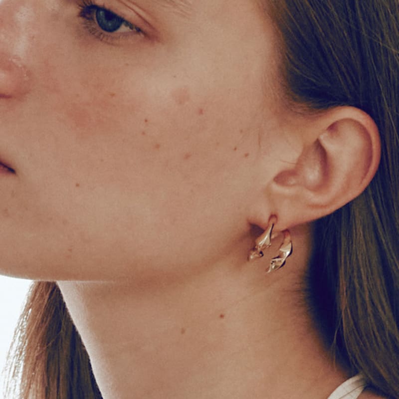 YUSOWA DUNE COILING EARRING (GOLD)