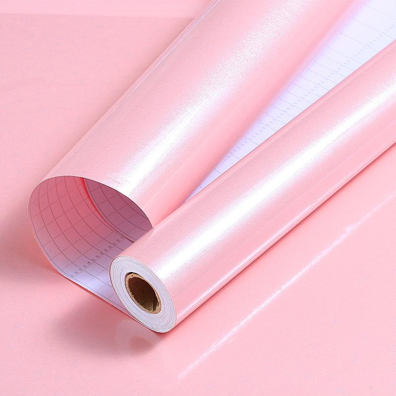 Renovace vodotěsného perlového nábytku a samolepicí samolepky na zeď