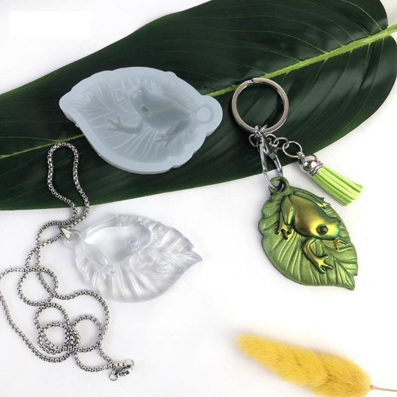 Silicone Decoration Mold Adorable Leaf Frog Shape Mold Keychain Mould Easy To Clean Casting Mould for Keyring Enthusiast