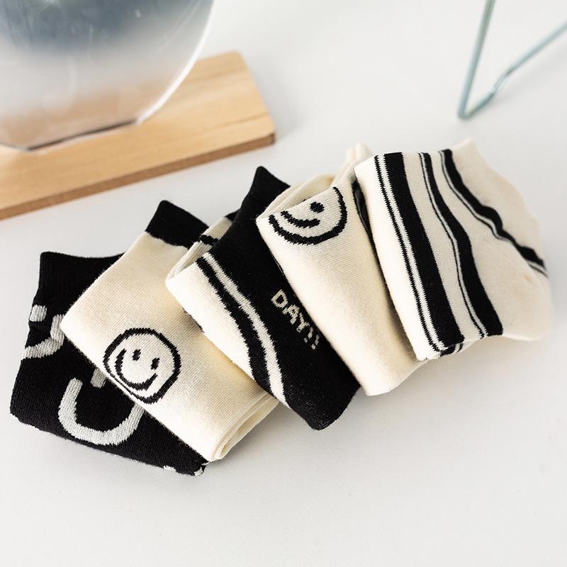 Women's Black Smiley Face Low-Cut Boat Socks - Summer Thin & Breathable Cartoon Design