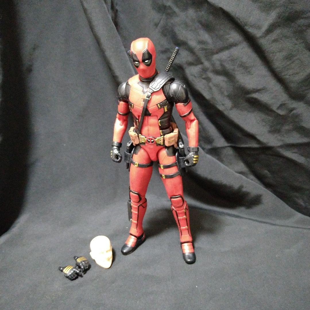 

[USED] Marvel Legends Deadpool with bare-faced head