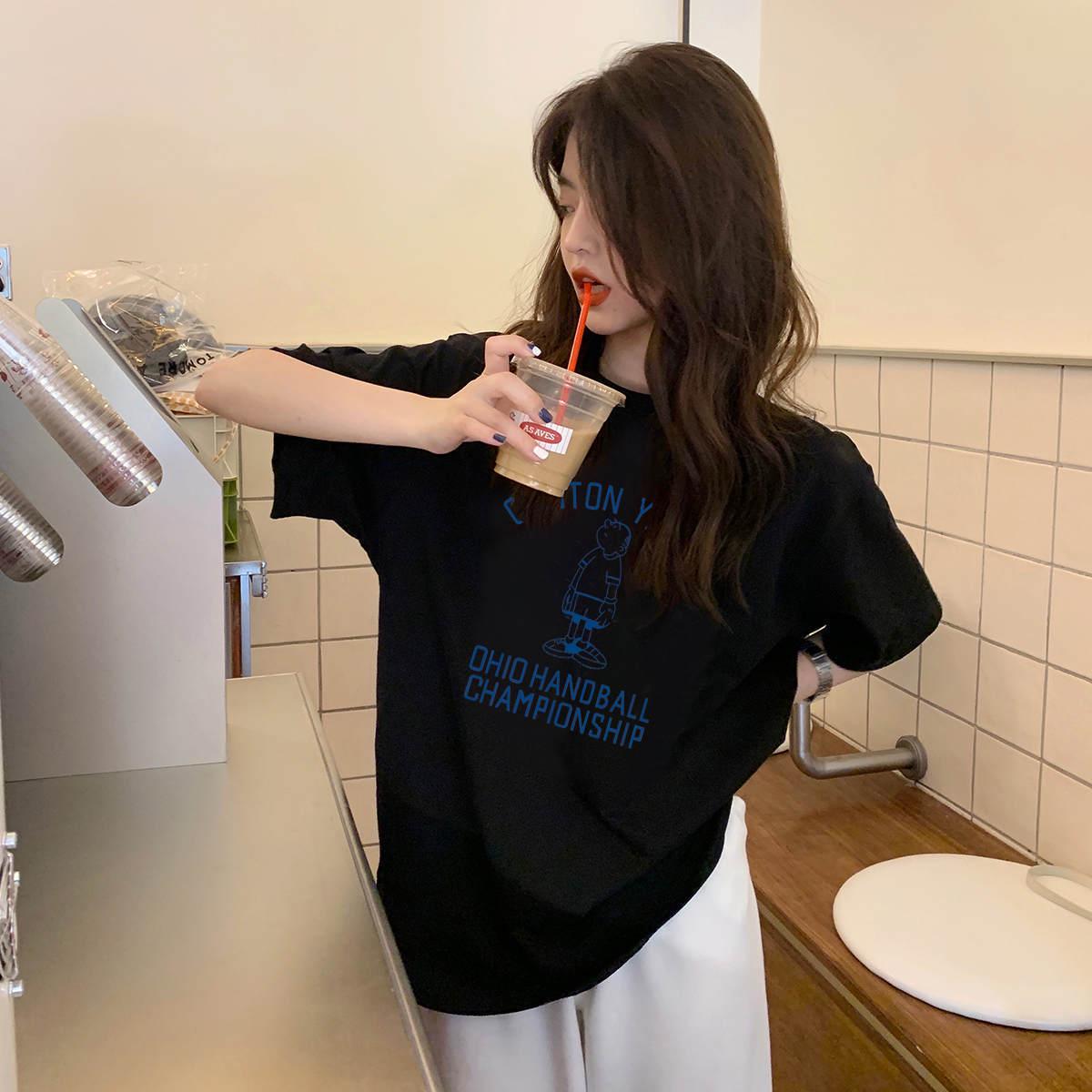 

2025 Женская футболка в корейском стиле свободного кроя с мультяшным принтом в повседневном стиле Medium чёрный