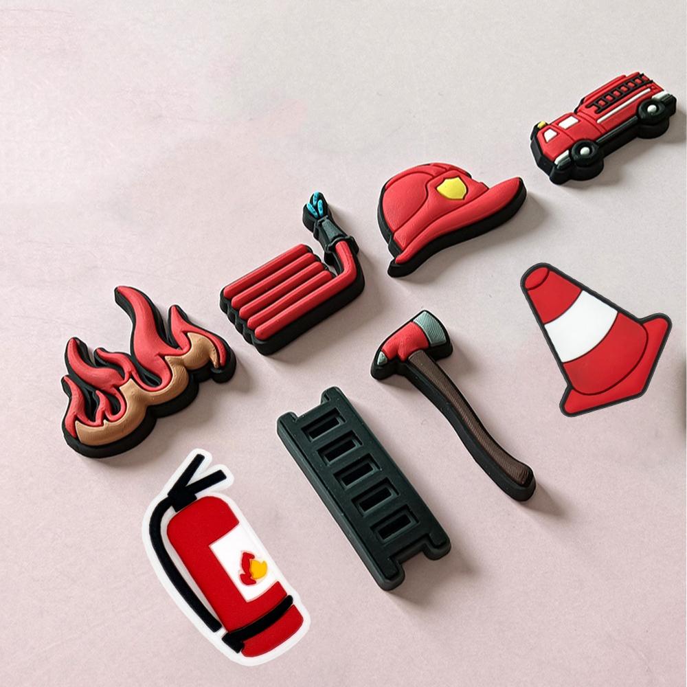 9-12 Stück Cartoon Feuerwehrauto Flamme Feuerwehr Schuhanhänger PVC Dekorationsschnalle Sandale Abnehmbar Wasserdicht Als Weihnachtsgeschenk
