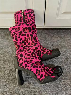 Stivali alla caviglia in maglia con stampa leopardo e stampa mucca 2025 Nuovi stivali da donna a cinque dita Originali Stivali calzino in tessuto a rete elastica