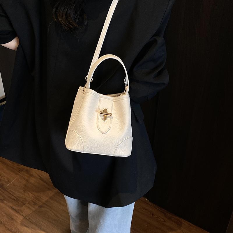 Handbag Women's Fashion Versatile Messenger Bag Shoulder Bag