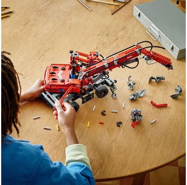 LEGO Technic 42144 Crane with Grab