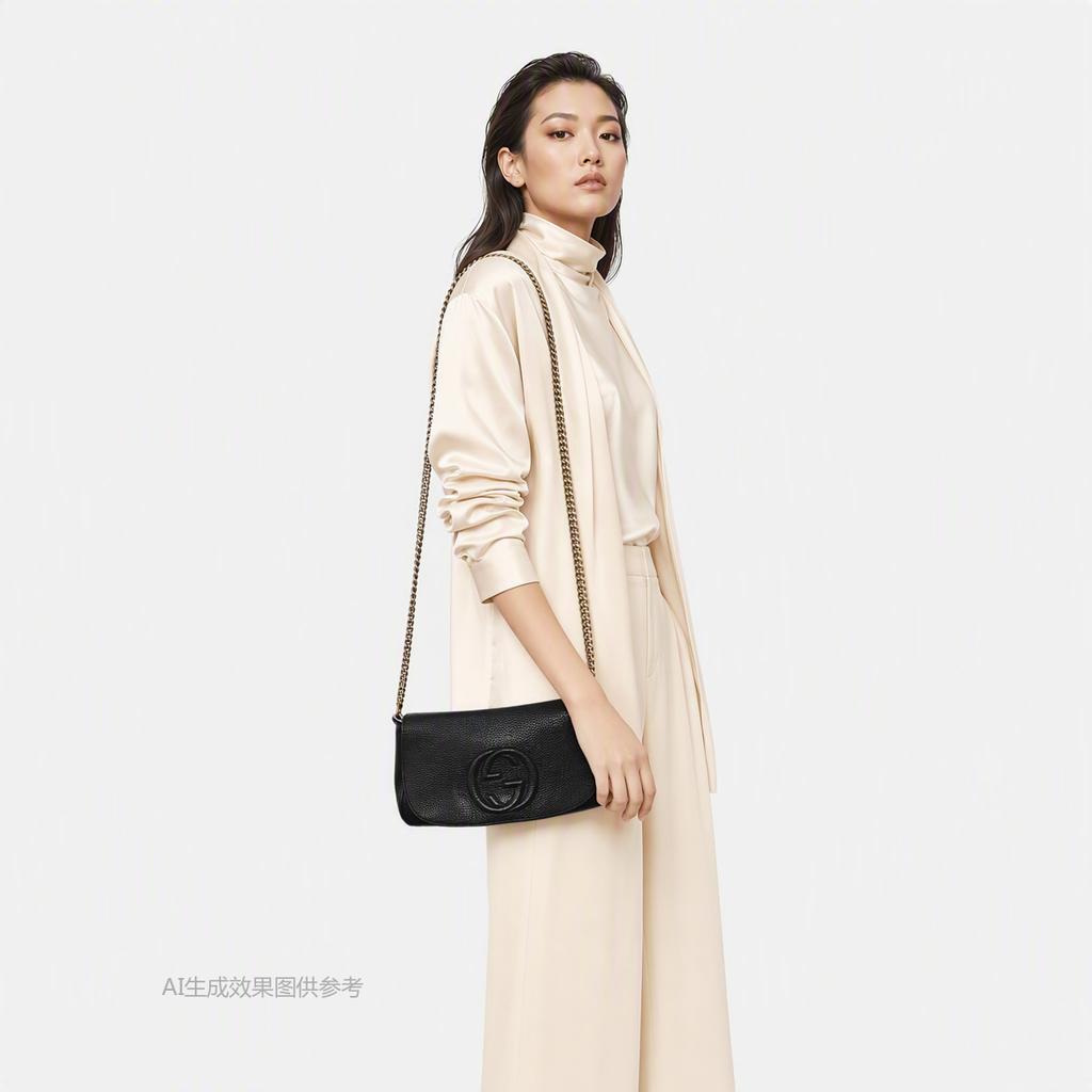 [Pre-Owned] Impressed Logo Chain Tassel Leather Crossbody Shoulder Bag - Fair #9BICUA