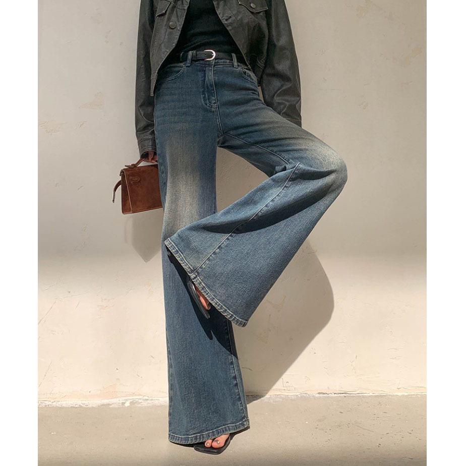

Women s Retro Washed Blue Denim Flare Jeans - Fall/Winter 2025 Fashion, Floor-Length Wide-Leg Style S