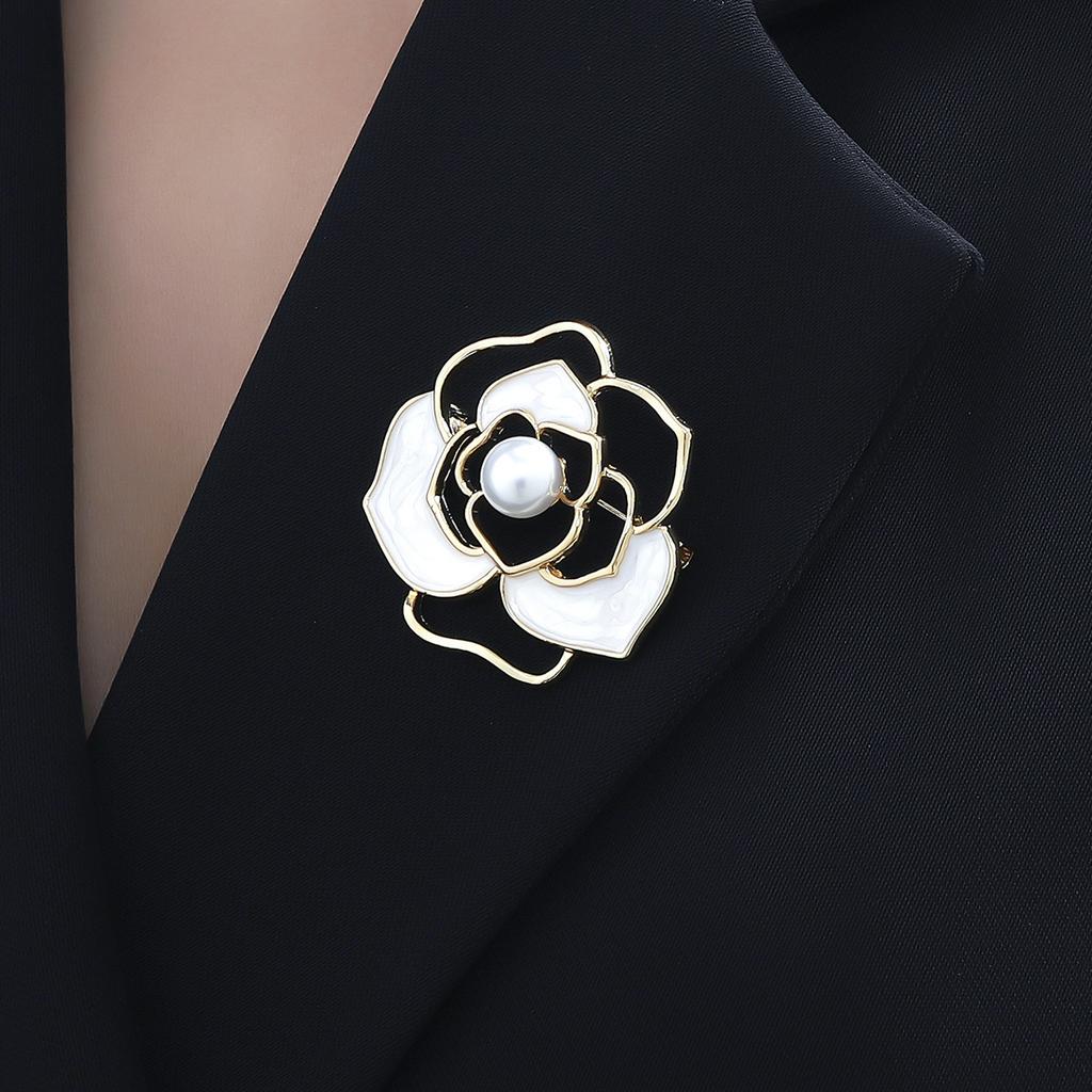 Oil Dripping Camellia Flower Hollowed Out Pearl Brooch Pin Pin Environmental Accessories Corsage Female Accessories Long-Lasting Color Brooch BFF Gift