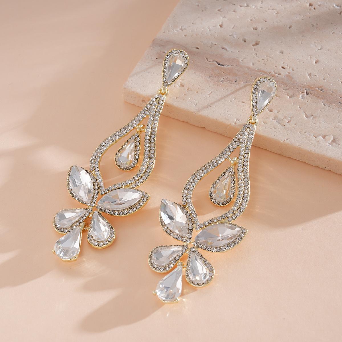 

DIGADAGU Alloy Rhinestone Butterfly Geometric Dangle Earrings New Luxury Simple Earrings Women Party Zircon Accessories белый