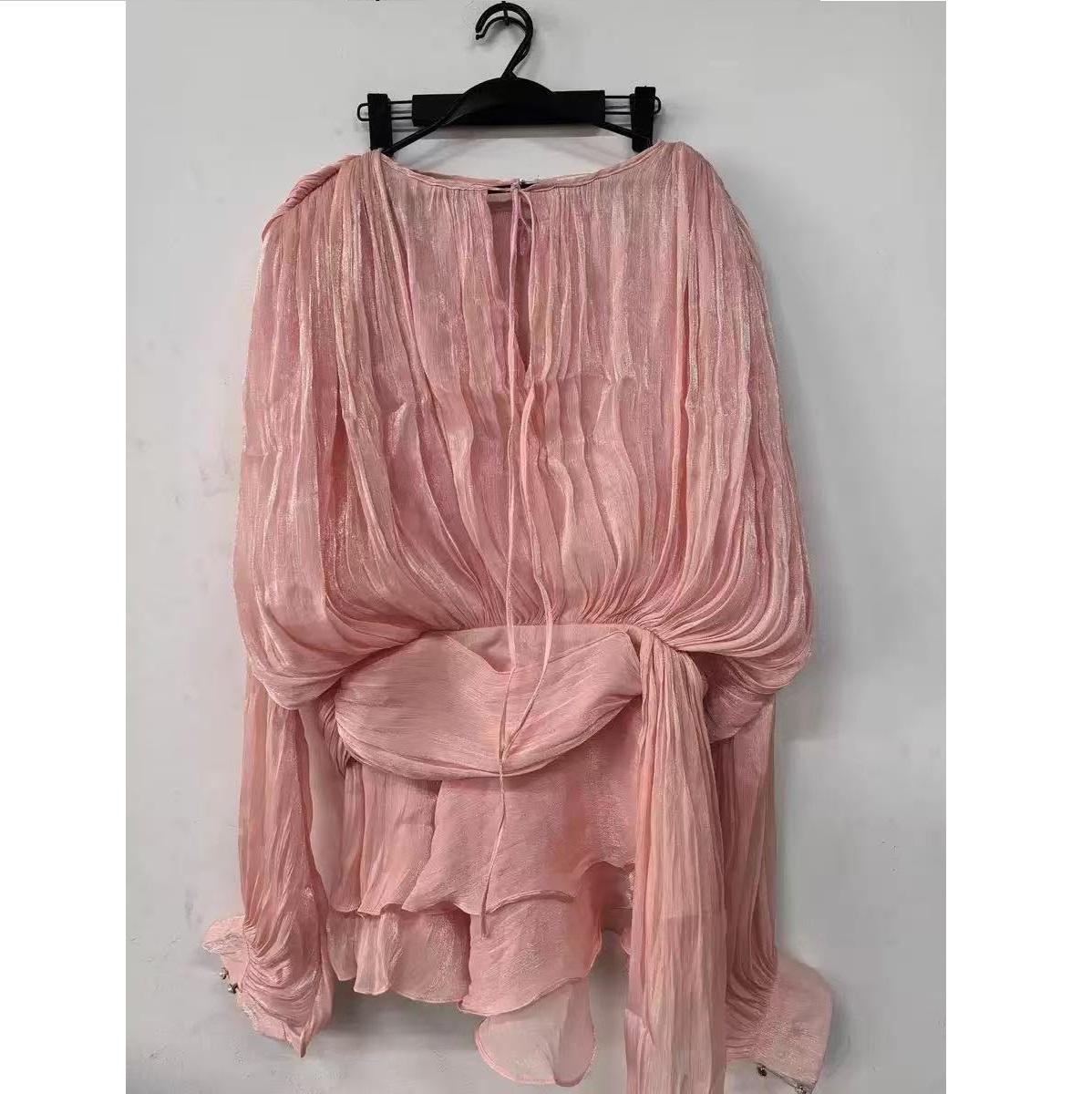 

Французский стиль, комплект из двух предметов: короткая юбка с рукавами-буфами и оборками, плиссированное платье XS розовый