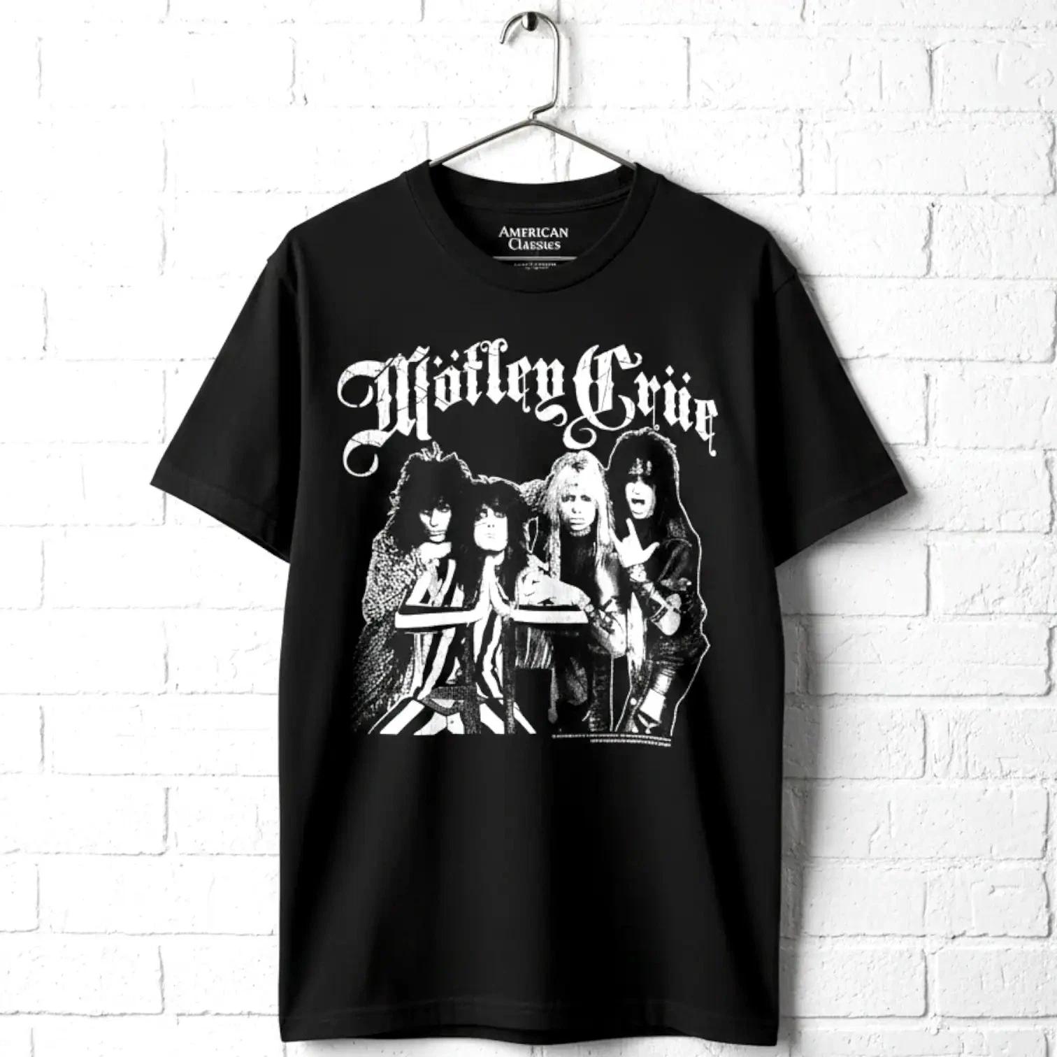 Motley Crue Band Photo Men s T Shirt S