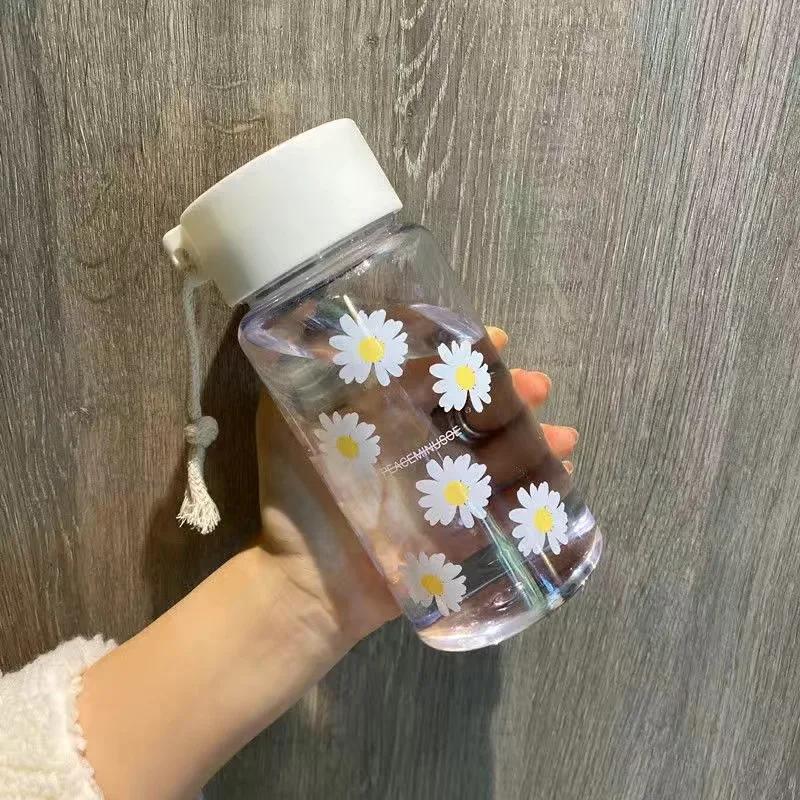 Tazza d'acqua in plastica portatile da viaggio per esterni a bevuta diretta con cinturino anticaduta e cordino da appendere, trasparente smerigliata 500ML