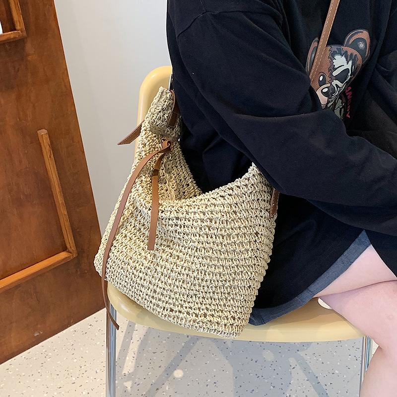 

Premium textured bag women s large capacity 2025 new shoulder crossbody straw woven bag weaving popular niche bucket bag