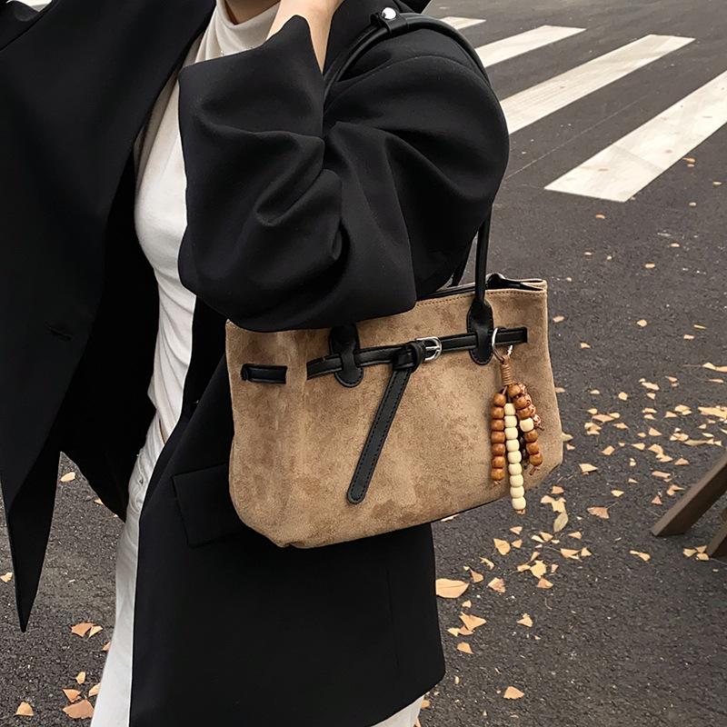 Autumn and Winter Retro Large-capacity Suede Bag Women's New High-end Commuting Shoulder Portable Tote Bag