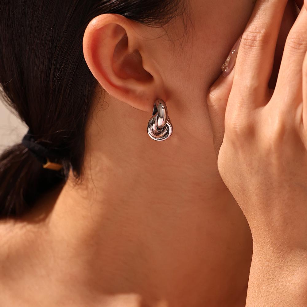 Qiong Yao Fashion 18K Gold-Plated Circle Line Ear Studs - Niche Design, Light Luxury Stainless Steel for Women