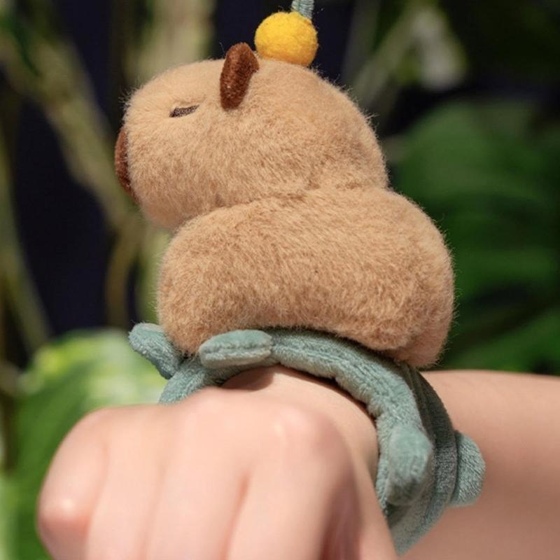 Capybara avec Bracelet en Peluche Orange Accessoire Amusant pour Enfants Bracelet pour Enfants Bracelet Dessin Animé Accessoires Photo
