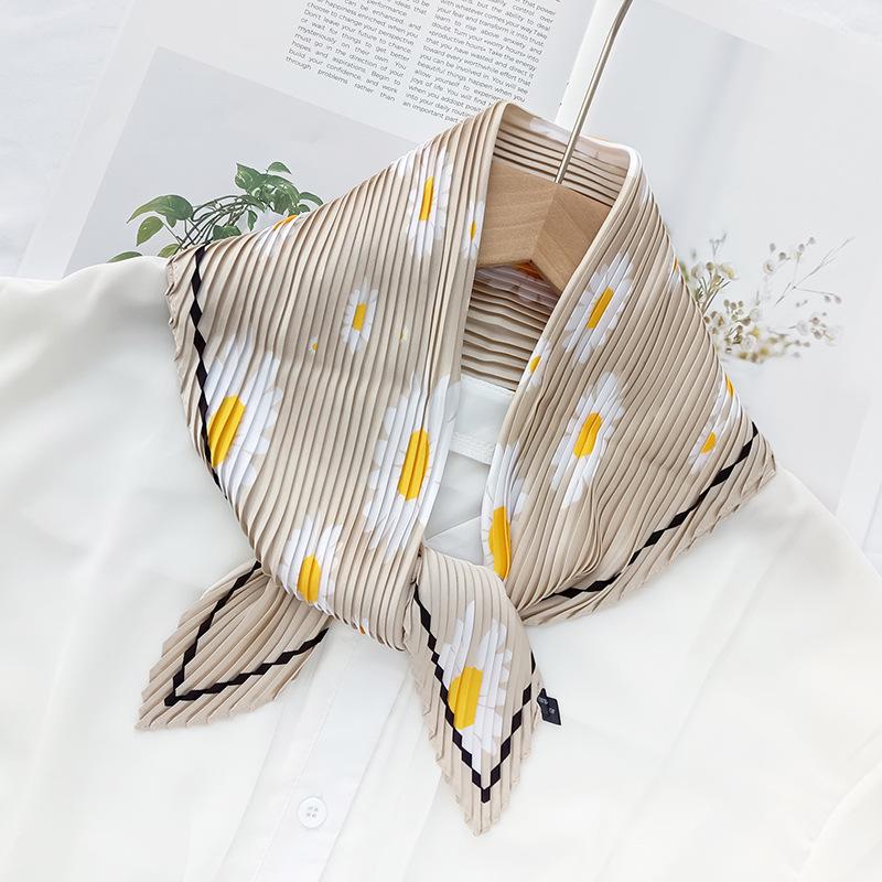 Retro Color Block Crinkled Square Scarf - 70cm Pleated Neckerchief in Imitation Silk for Women