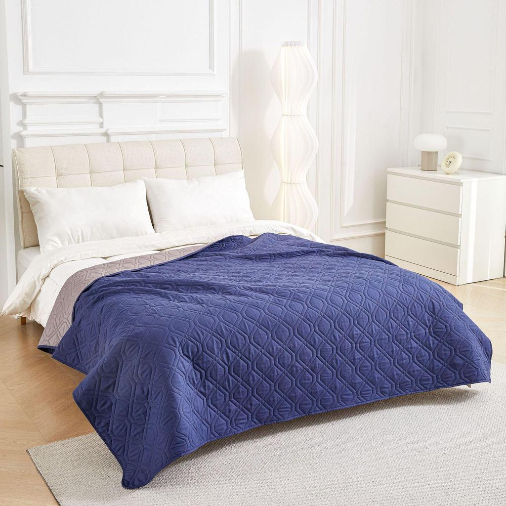 Waterproof Pet Mattress Cover: Dustproof, Anti-Slip, Anti-Urine Protective Sofa Pad for Cats and Dogs