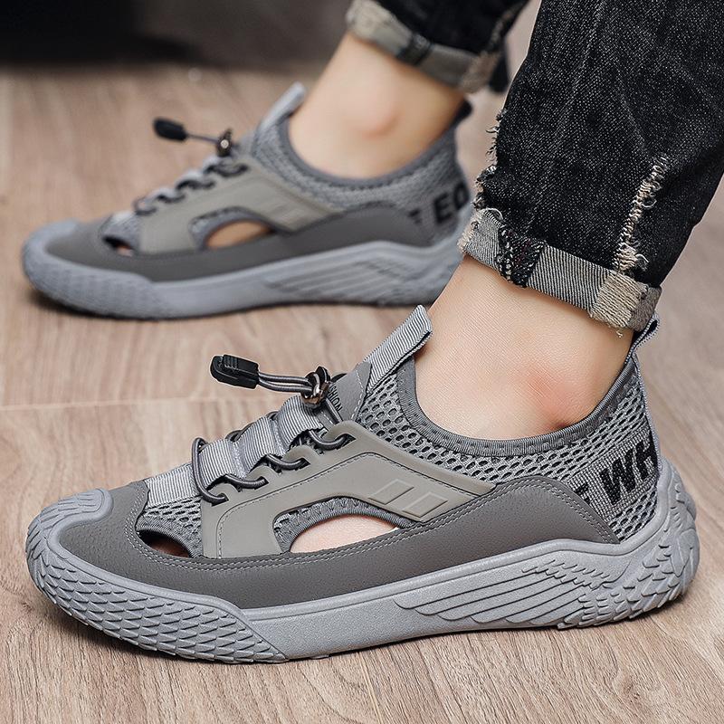 Jesień 2025 nowe modne dziury męskie buty codzienne buty męskie w stylu brytyjskim siatkowe wszechstronne oddychające sandały