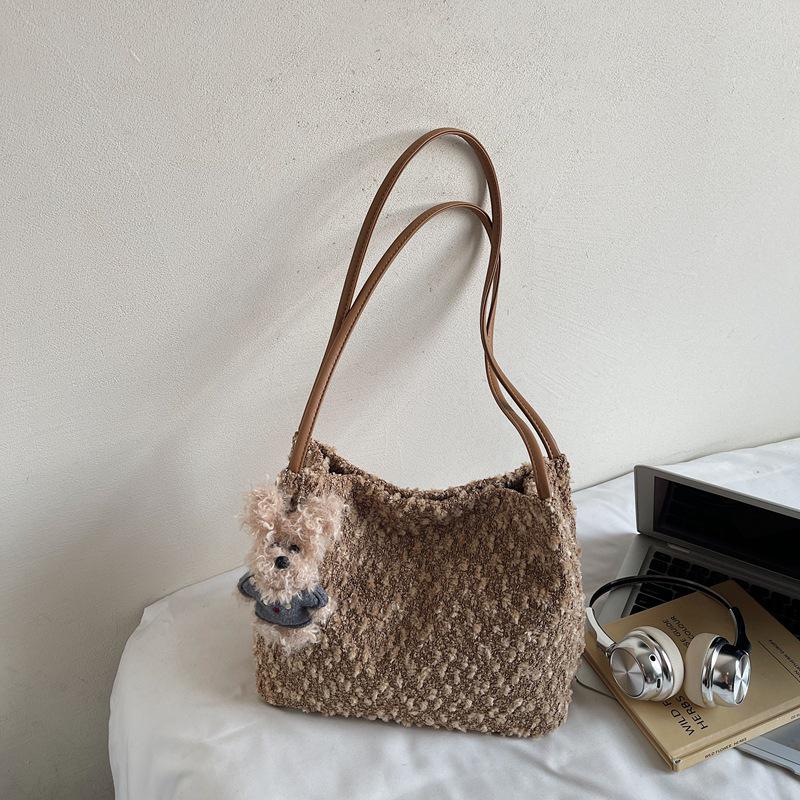 

Женская пушистая сумка-тоут большой вместимости - Зимняя модная сумка через плечо и на плечо Without Pendant хаки