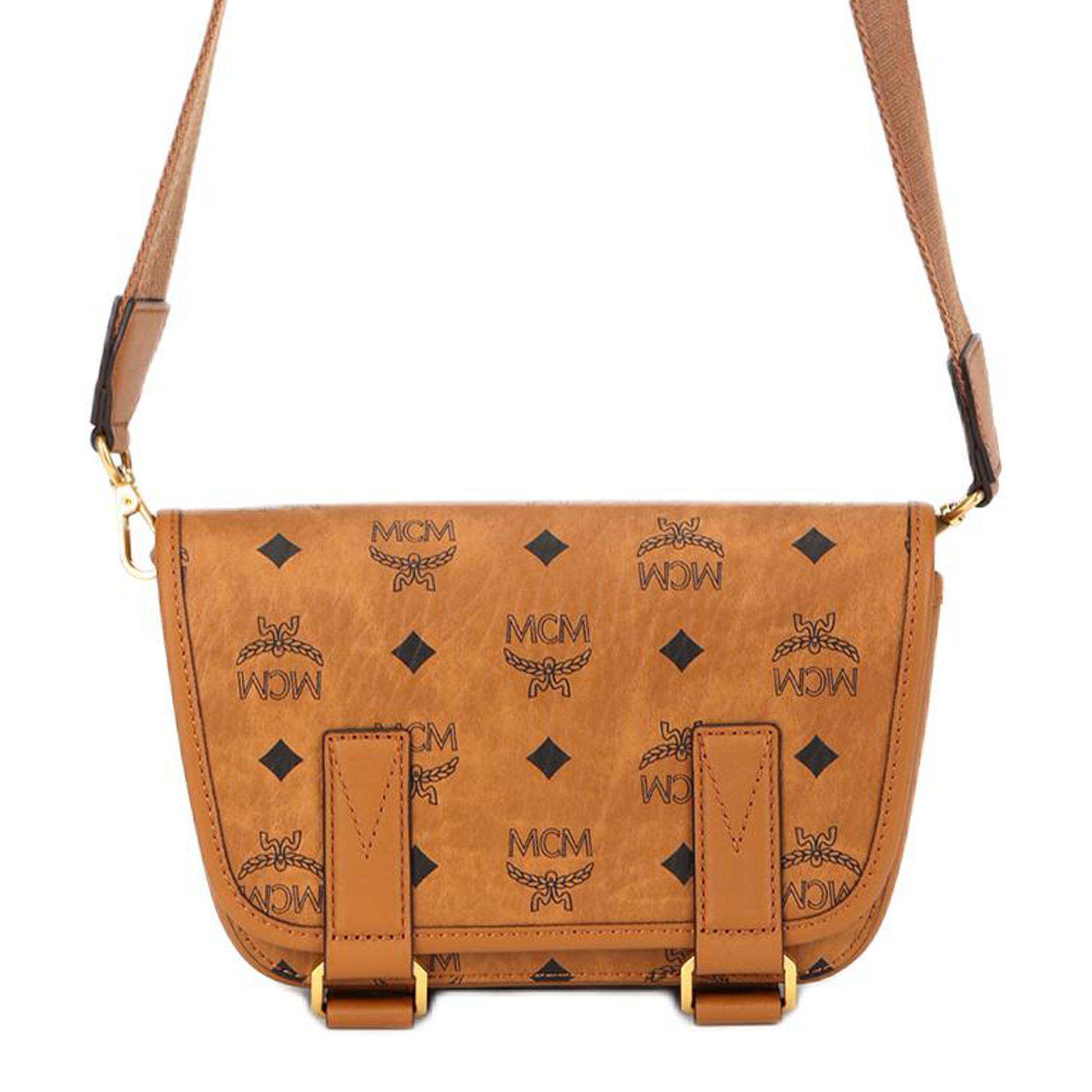 MCM Aren Visetos Logo Magnetic Closure