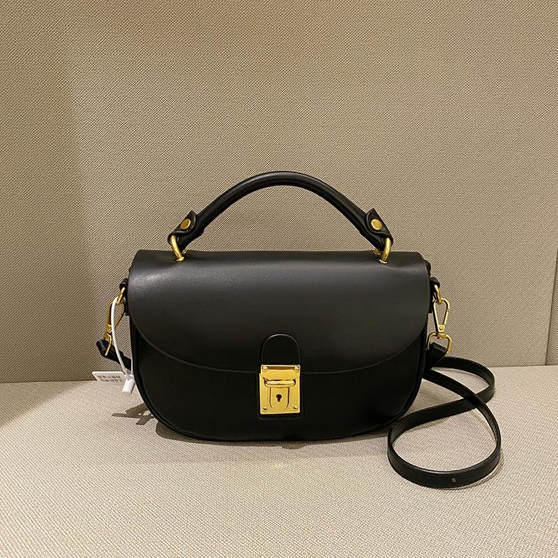 IELGY women's fashion versatile handbag, simple and fashionable shoulder messenger bag