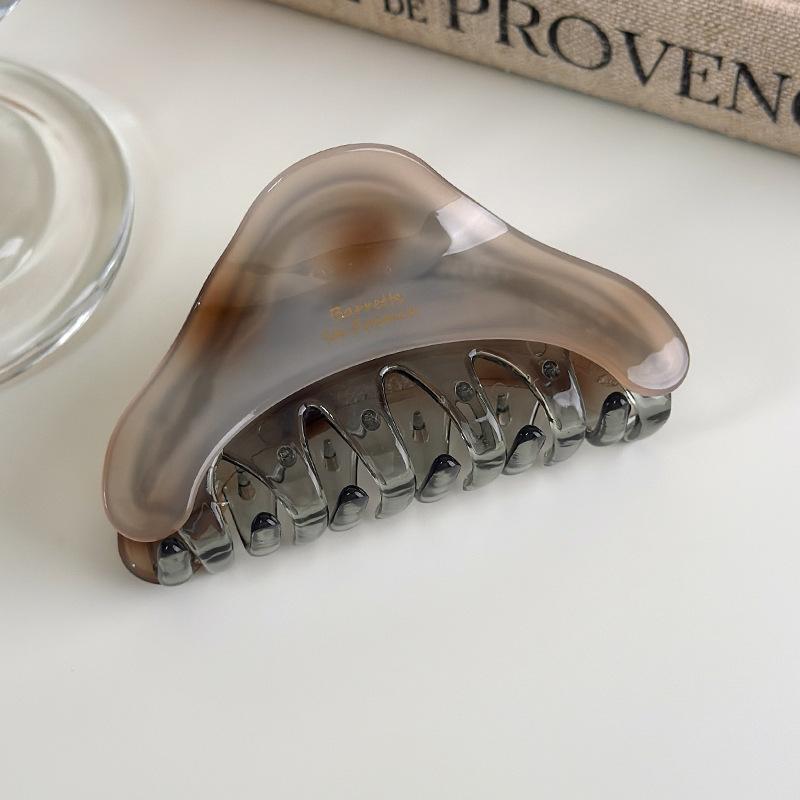 Retro Acetate Triangle Hair Claw Clips for Women Fashionable Colorful Shark Hairpins Barrettes Temperament Hair Accessories
