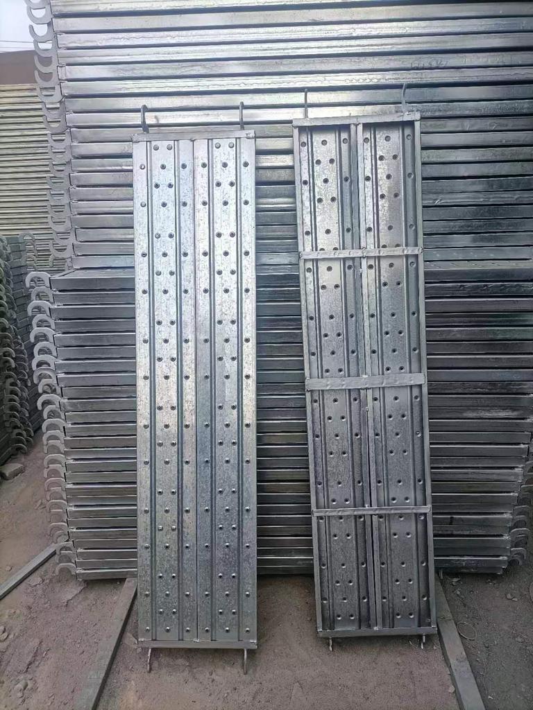 Mobile Scaffolding Galvanized Perforated Footboard with Hooks and Mesh Panel