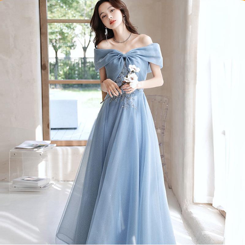 Elegante Vestido de Noche Azul de Tul Hombros Descubiertos, Vestido Largo Formal con Lazo y Pedrería para Mujer, Ideal para Bodas, Banquetes y Fiestas de Graduación
