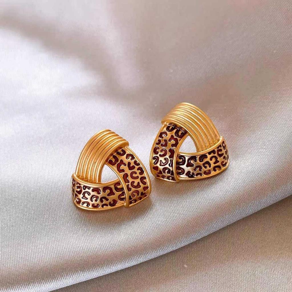 French retro autumn and winter geometric leopard print earrings stud earrings personalized earrings design sense niche