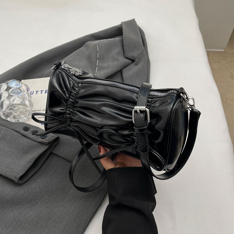 Spring Fashion Versatile Women s High-end Underarm Bag 2024 New Pleated Pillow Bag Urban Minimalist Style чёрный