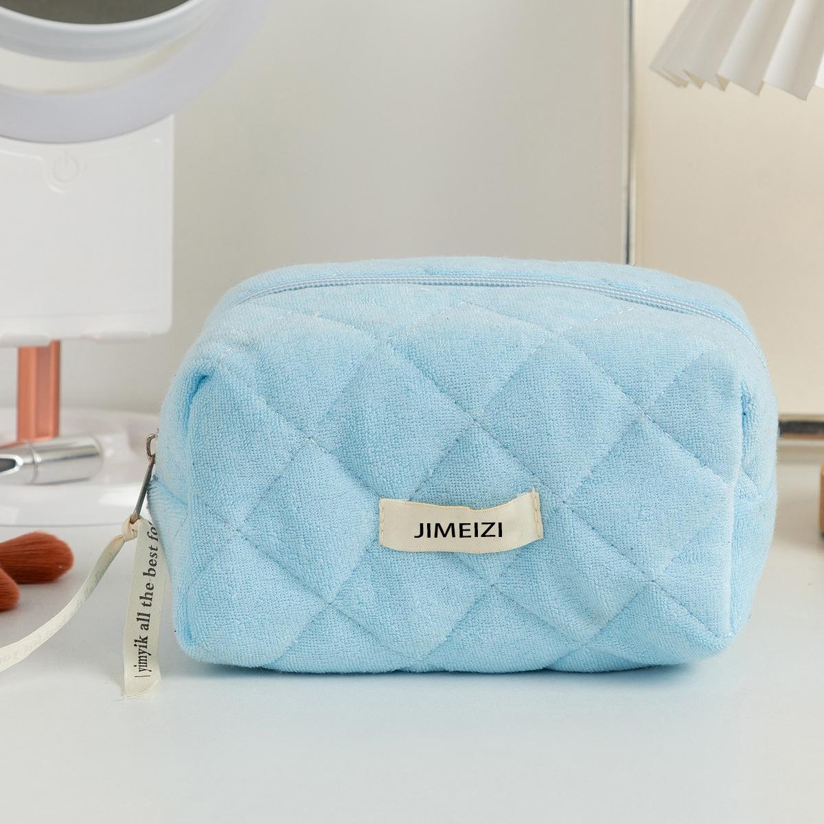 

Plush Makeup Bag Portable Large Capacity Cosmetic Organizer Pouch for Travel Toiletries Lipstick Storage Case for Women Gilr 16x9x9cm синий