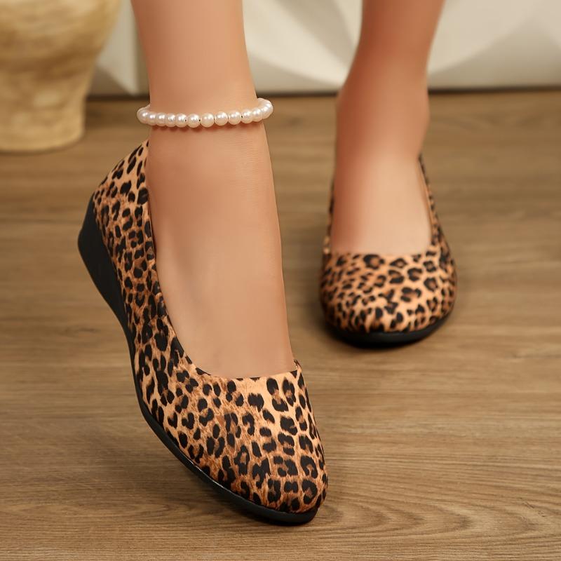 Women's Leopard Print Flats - Slip-On Shoes with Pull-On Closure, Round Toe Cushioned Insole - All-Season Casual  Frmal Footwear